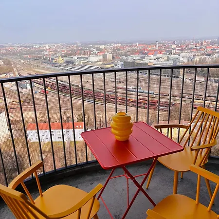 Skyline- 2 Zimmer-apartment, Balkon, Messe & Bahnhof Nah * Augsbourg