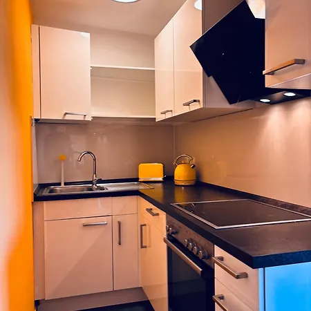 Skyline- 2 Zimmer-apartment, Balkon, Messe & Bahnhof Nah Appartement Augsbourg